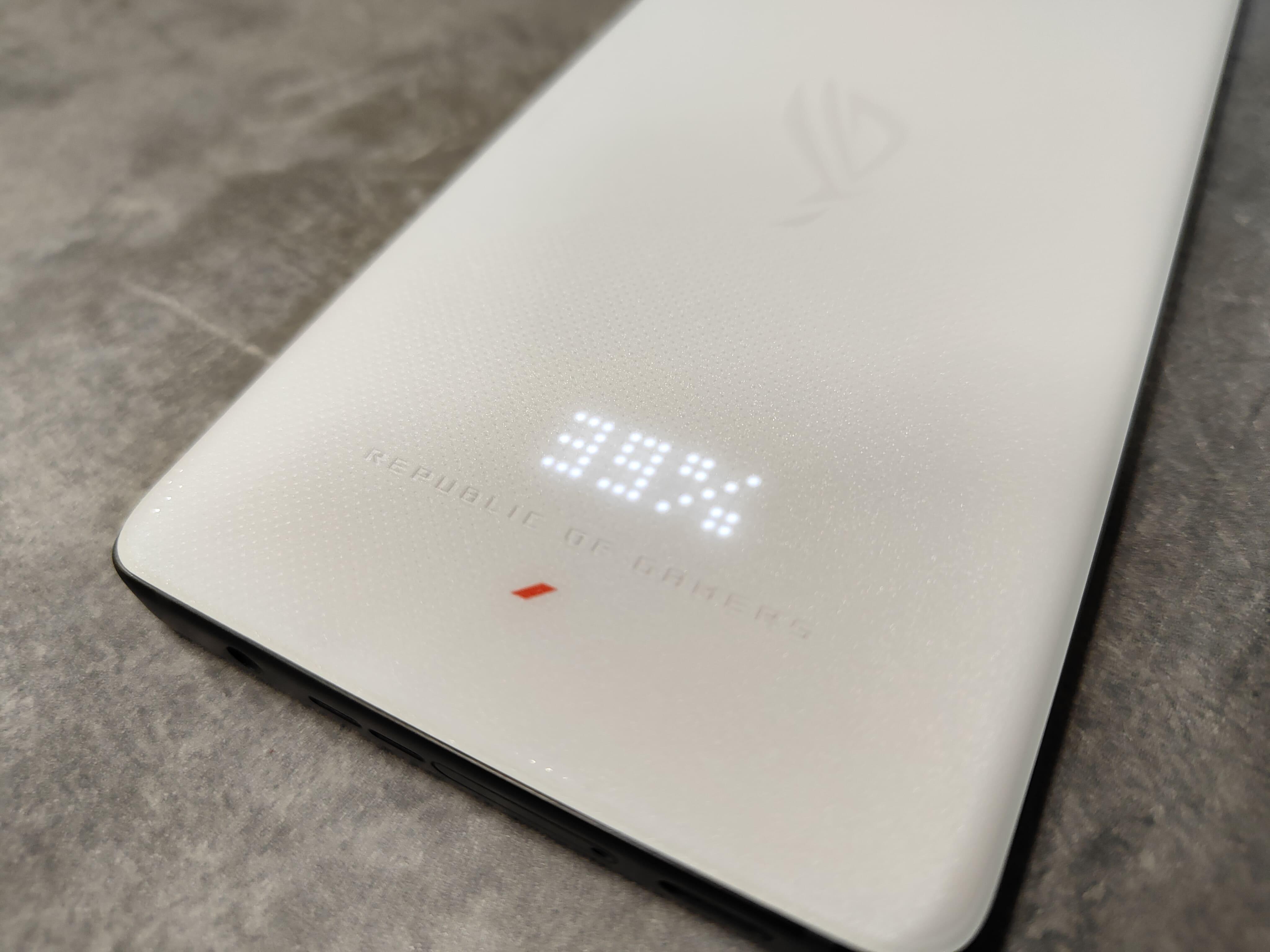 ASUS最新スマホ「ROG Phone 9」を最速レビュー！アシスト機能満載の